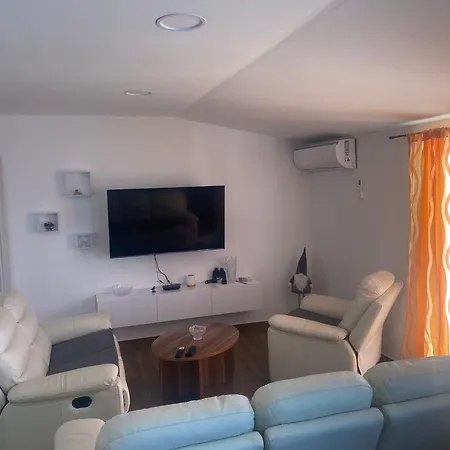 Miklic Apartament *